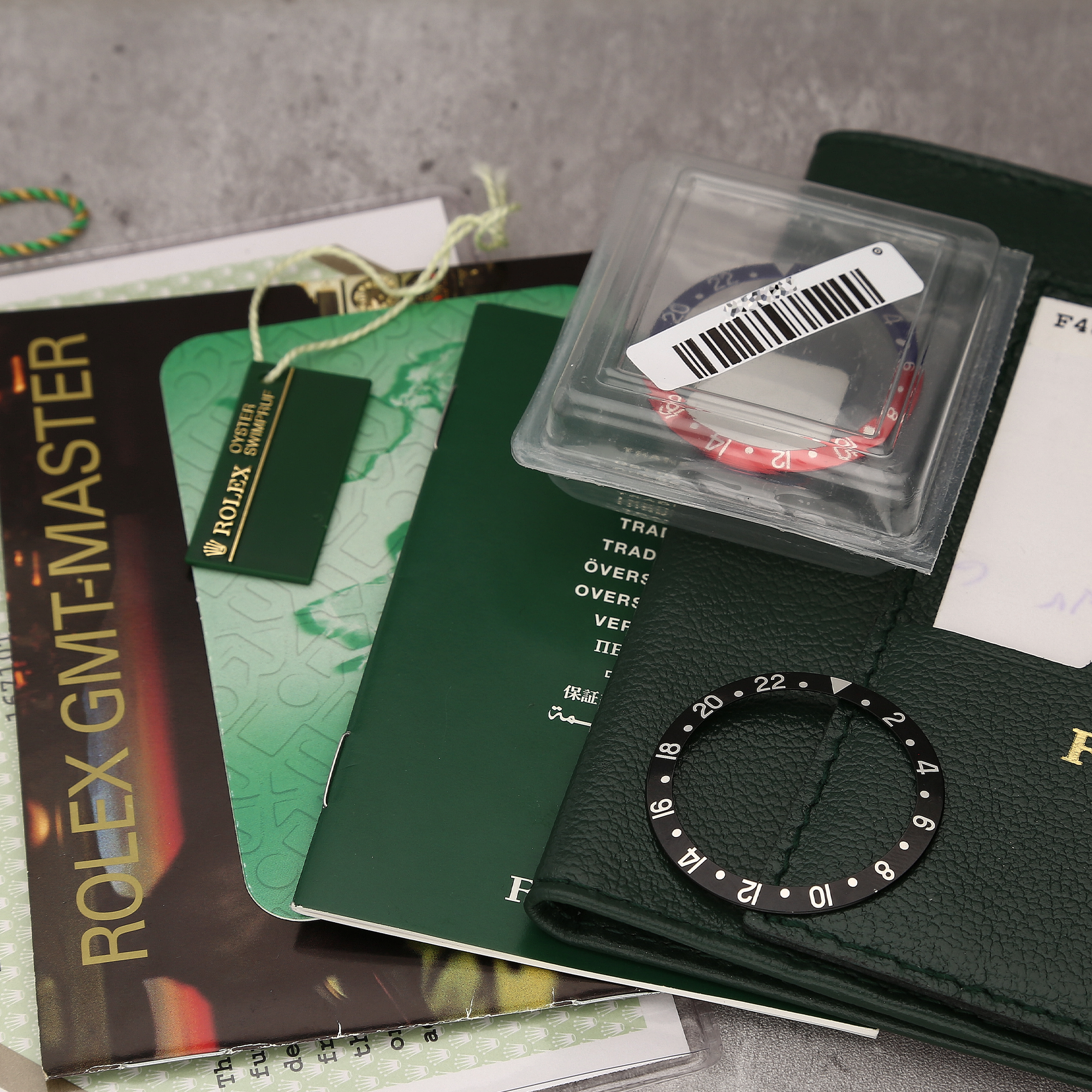 Rolex GMT-Master II 16710 Stainless Steel – 2004 – Collector’s Set