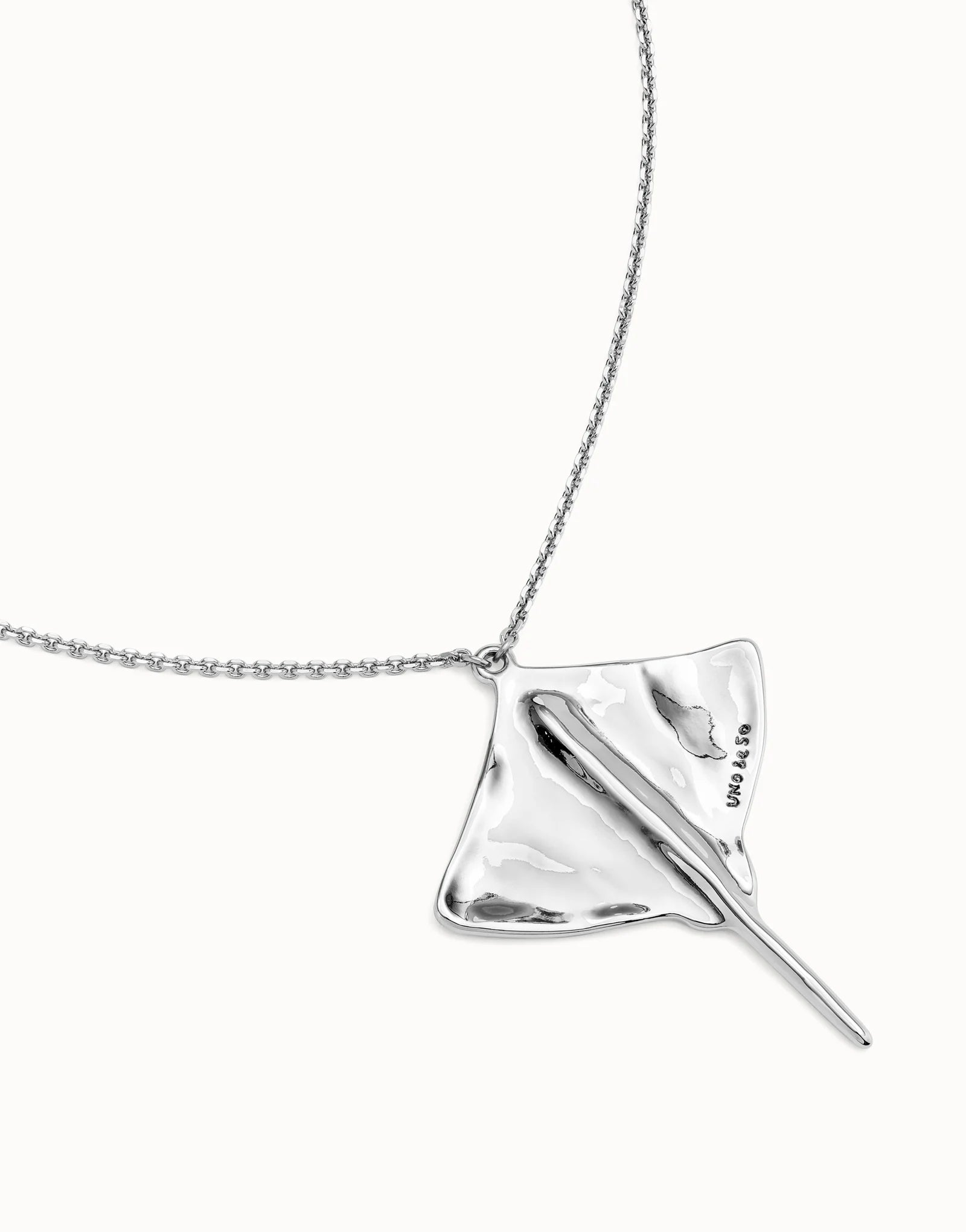 'Ser Majestuosa' Silver Manta Ray Long Necklace