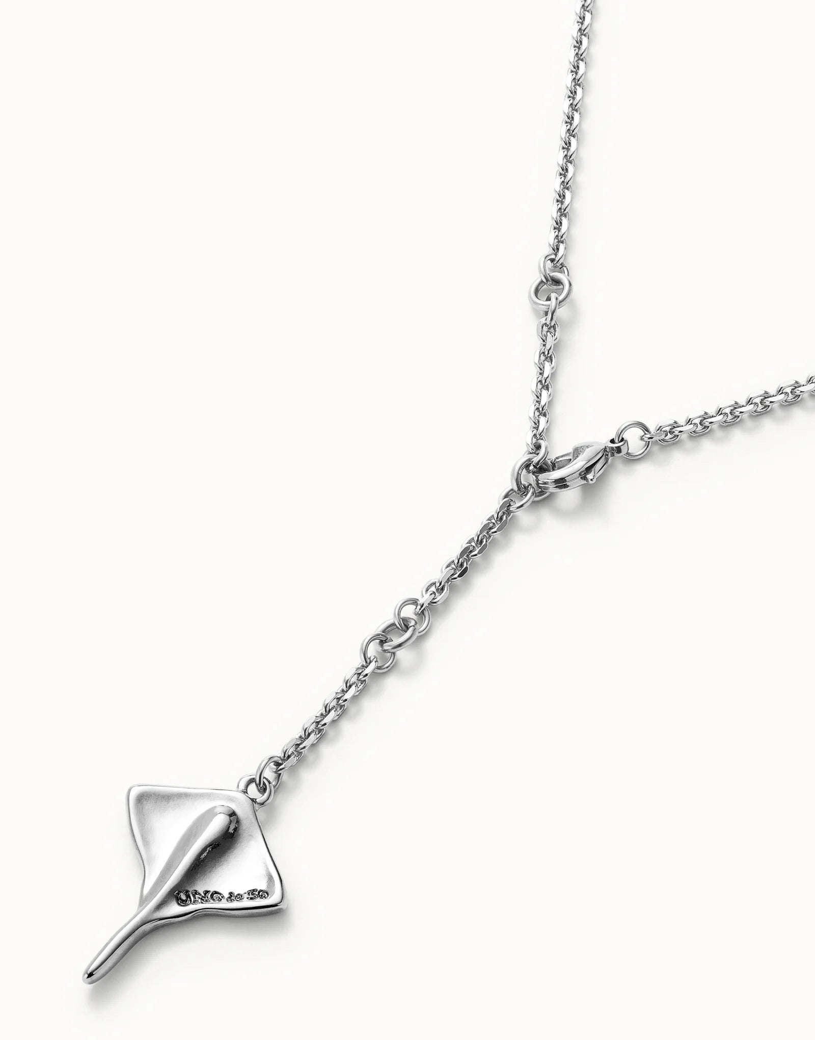 'Ser Majestuosa' Silver Manta Ray Long Necklace