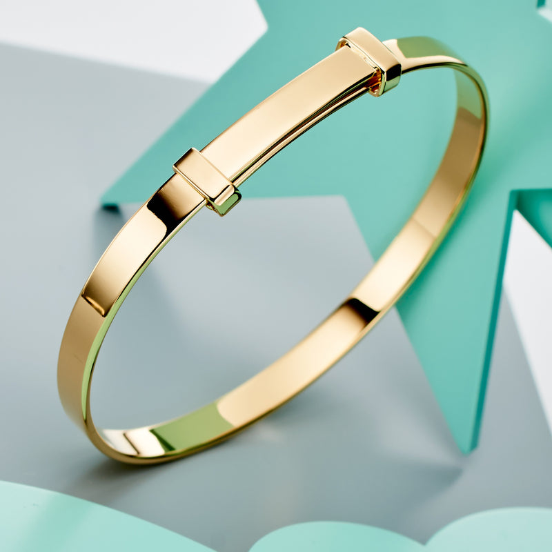 Flores - Gold Christening Bangle