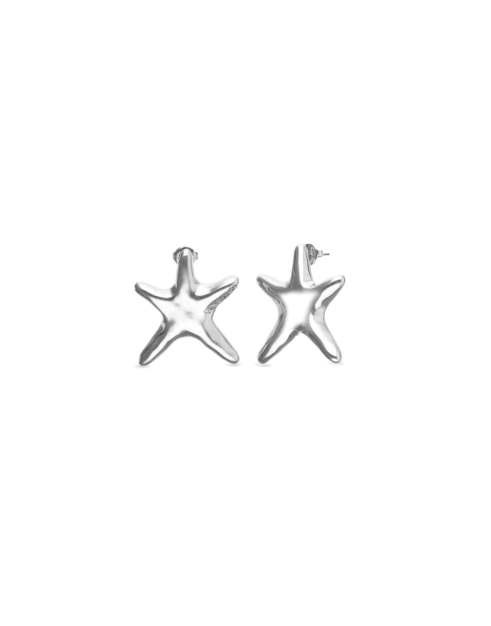 UNOde50 silver plated starfish stud earrings with polished organic starfish design, front view.