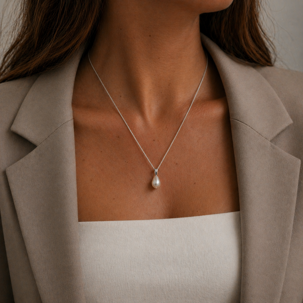 9ct White Gold Pearl Teardrop Pendant
