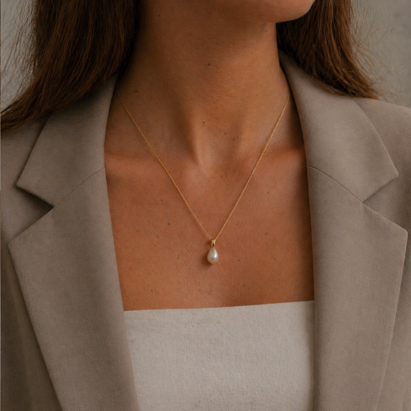 9ct Yellow Gold Pearl Teardrop Pendant